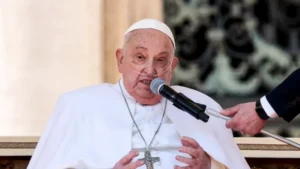 BREAKING NEWS: Papa Francisc a murit
