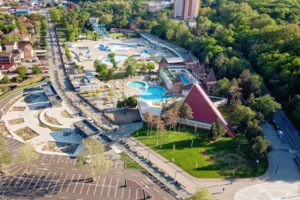 România devine o destinație populară pentru turismul balnear. Băile Felix și Călimănești au atras atenția unor lanțuri hoteliere internaționale