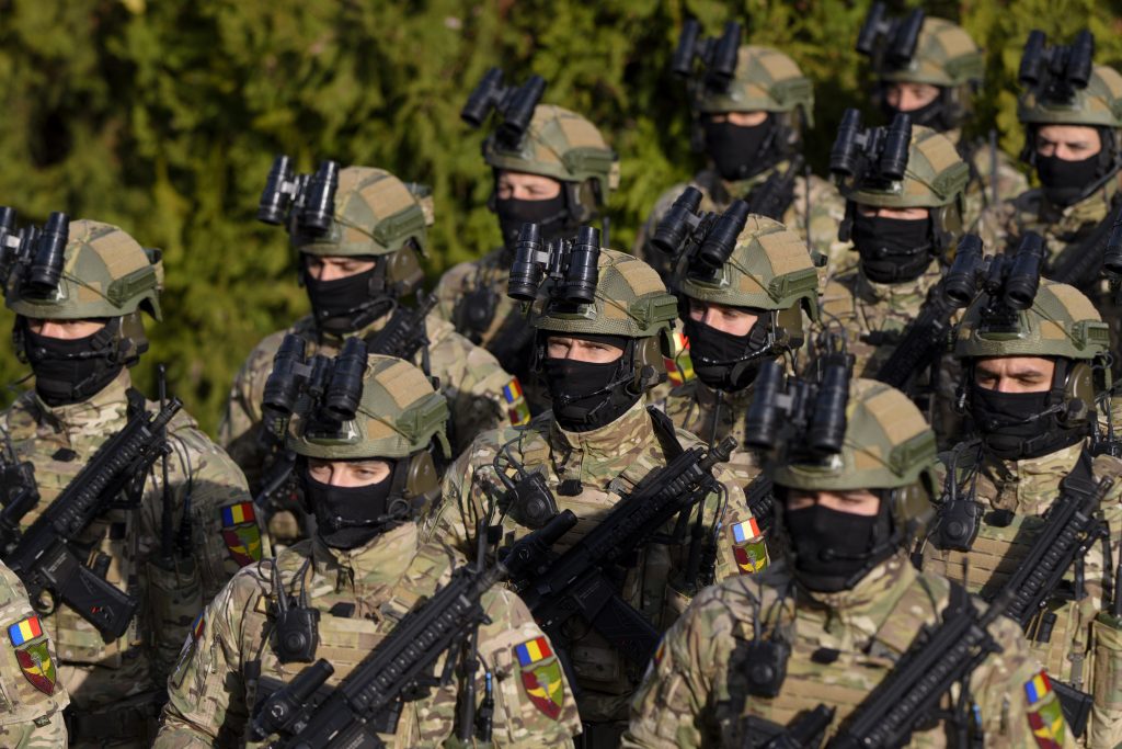 Ministrul Apărării: „Ne-am dori să atingem 100.000 de militari în Armata Română”. Ce semnal de alarmă trage Șeful Armatei