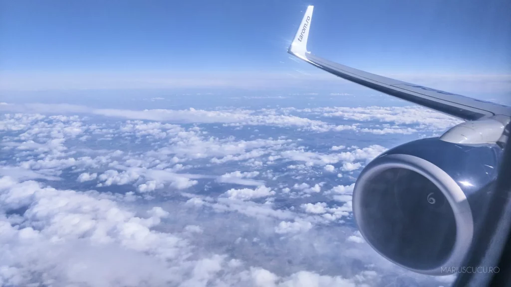 Un nou trend în turism: pleci cu avionul fără să știi destinația! Liniile aeriene scandinave SAS au lansat „Destination Unknown”, iar biletele s-au vândut în 4 minute