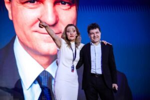 USR a stabilit cum va fi gestionat bugetul partidului după retragerea sprijinului pentru Elena Lasconi