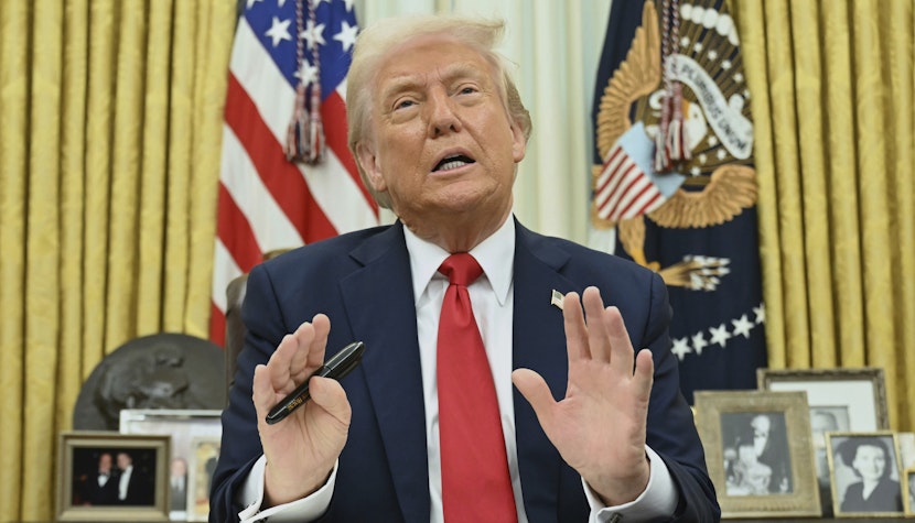 Trump declară că nu poate apăra Europa din cauza deficitului de 1,9 trilioane dolari. Europa are nevoie de SUA pentru umbrela nucleară