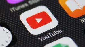 YouTube împlinește 20 de ani. Cum a evoluat într‑un gigant global al conținutului video