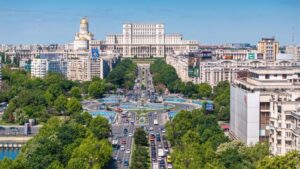 Cum e vremea azi? Maximele nu trec de 20°C, iar la munte va ninge