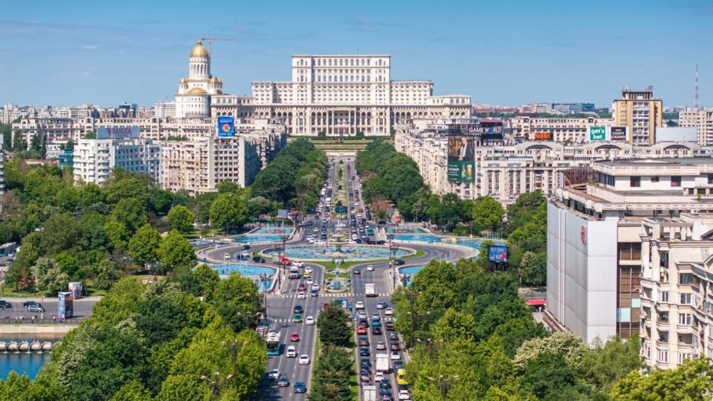 Cum e vremea azi? Maximele nu trec de 20°C, iar la munte va ninge