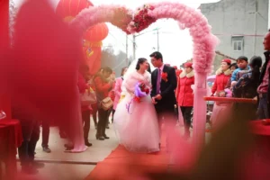 Chinezii tineri cumpără mirese din străinătate din cauza lipsei femeilor în țară