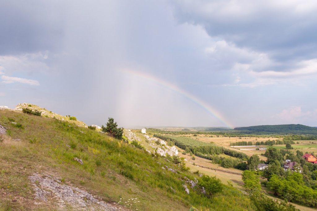Cum e vremea în ziua alegerilor? Te bucuri de soare în sud și est, dar în restul țării vor fi ploi și furtuni