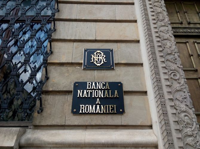 Datoria externă a României ajunge la 209 miliarde euro în aprilie. Deficitul de cont curent a crescut de la 6 la 10 miliarde de euro