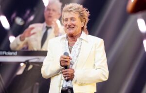 Sir Rod Stewart spune că este devastat că a trebuit să anuleze o serie de concerte din SUA: „Îmi pare atât de rău, prietenii mei”