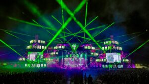 La Costinești a început festivalul de trap „Beach, Please!”. Peste 800 de agenți de pază, polițiști și jandarmi au fost mobilizați