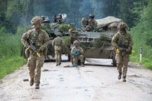 Un comandant american de top al SUA în Europa avertizează că 2027 este anul în care NATO s-ar putea confrunta simultan cu războaie pornite de Rusia şi China