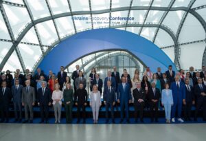 Zelenski primește 10 miliarde de euro în ajutor pentru Ucraina. Ce a obținut Președintele de la Conferința de la Roma