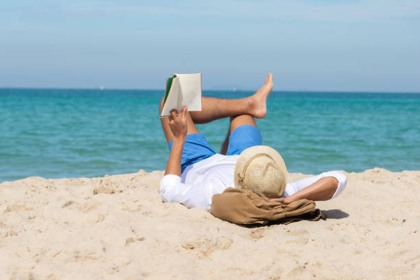 Ce cărți iei cu tine în vacanță? Trei romane care îți transformă vacanța într-o călătorie interioară