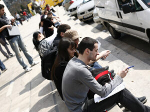 Un alt clasament așează România la coada UE la educație. Aproape 20% dintre tineri nu lucrează și nici nu merg la școală