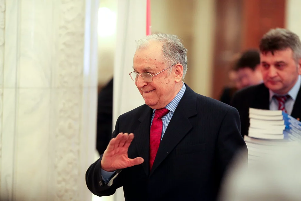 Ion Iliescu era internat de pe 11 iunie la Spitalul de Urgență „Agrippa Ionescu” din Capitală. Cum va rămâne fostul Președinte în istorie