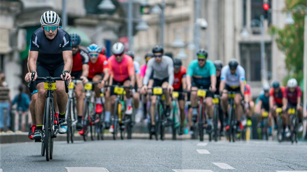 Astăzi, 2.500 de participanți pedalează la L’Étape Romania by Tour de France. Străzile mari ale Capitalei vor fi închise între 7:00 și 14:00