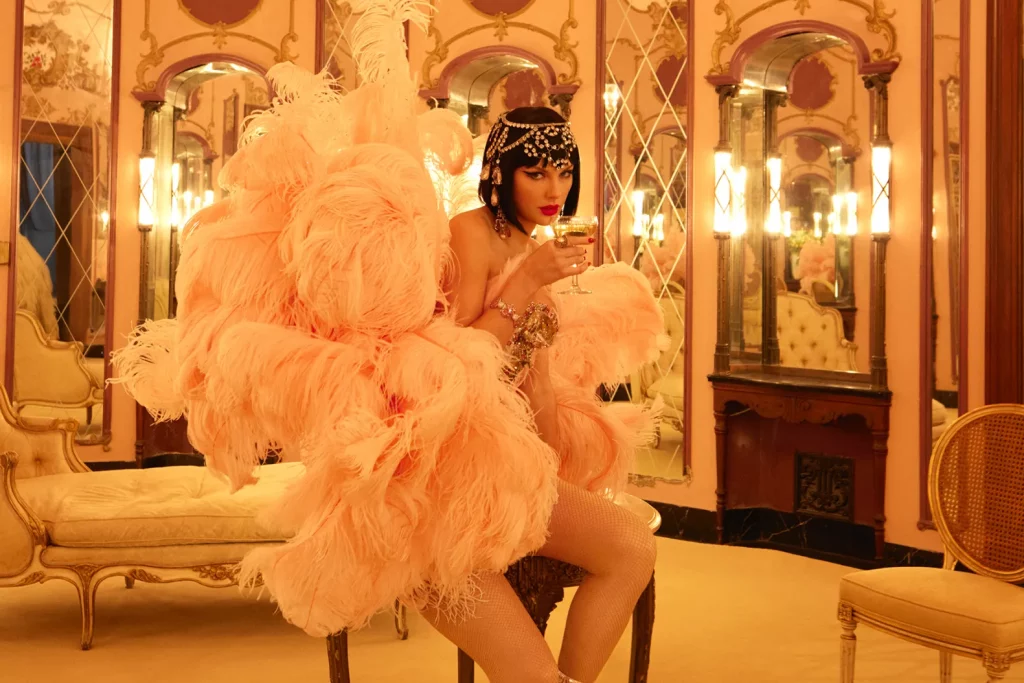 Taylor Swift zguduie lumea muzicii cu noul album: „The Life of a Showgirl”